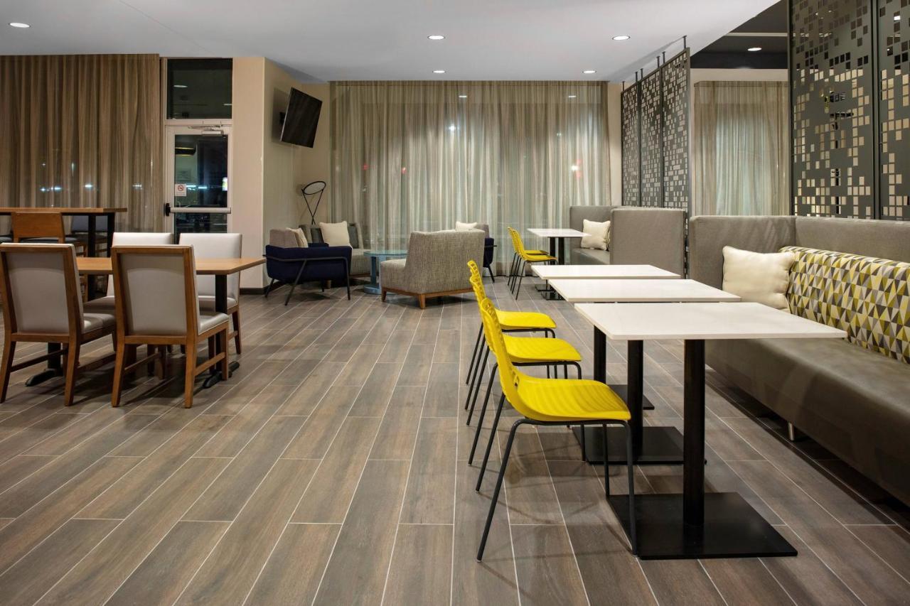 Towneplace Suites By Marriott Orlando Airport מראה חיצוני תמונה